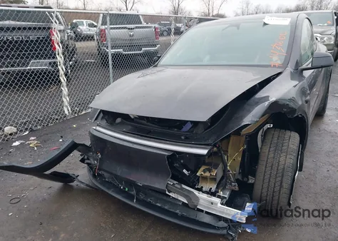 2026 Tesla Model Y Long Range Launch Series/Premium All-Wheel Drive z USA, uszkodzony, nr VIN 7SAYGDEE3TF446601